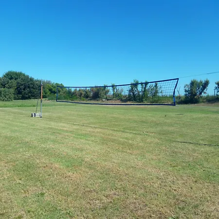 Centro Vacanze Cavallino Opera Nascimbeni Szálloda 3*